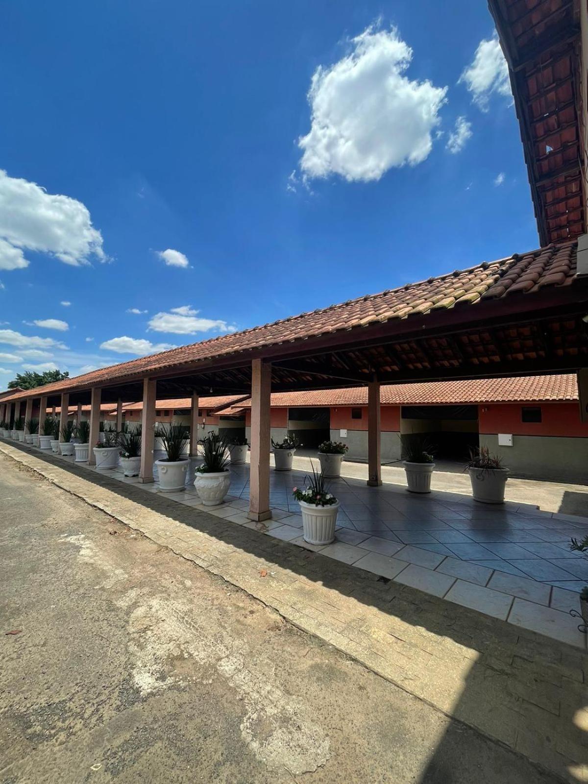 Lux Motel Оламбра Екстериор снимка